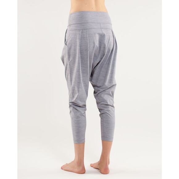 Lululemon Heathered Grey Indigo Happy Hatha Harem Athletica Crop Pants Size 6 - Picture 1 of 10